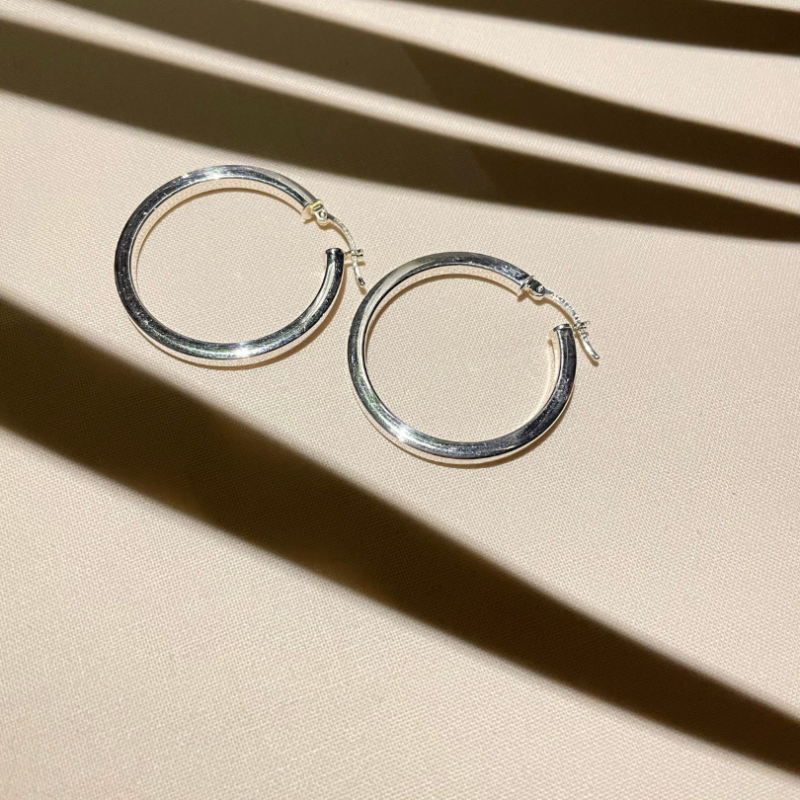 Créoles fines en argent, fabrication française