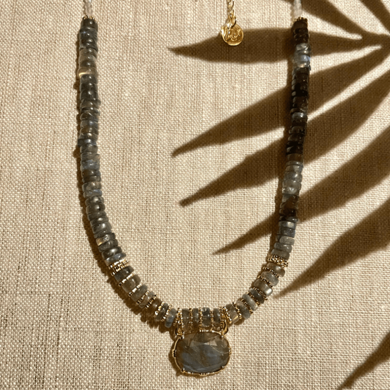 Collier Heishi labradorite Au Fil de Lo