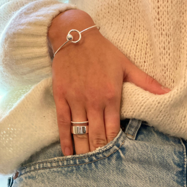 Bracelet fin et rigide en argent