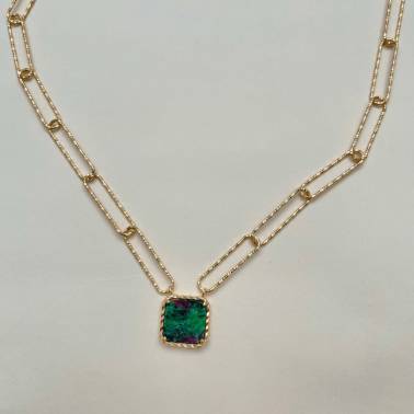 Ras de cou maille trombone et pendentif carré en Rubis Zoïsite