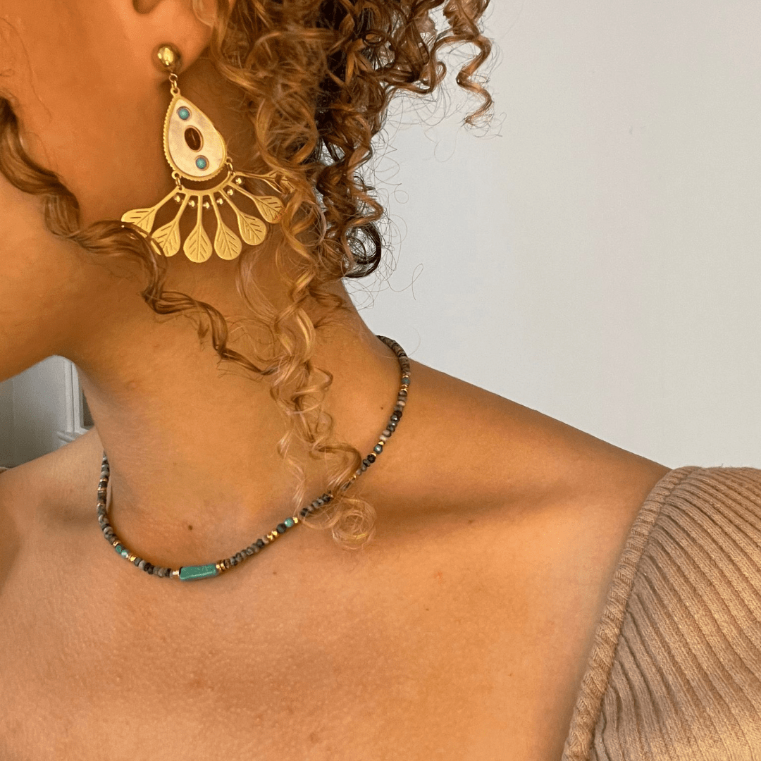 collier et boucles d'oreilles